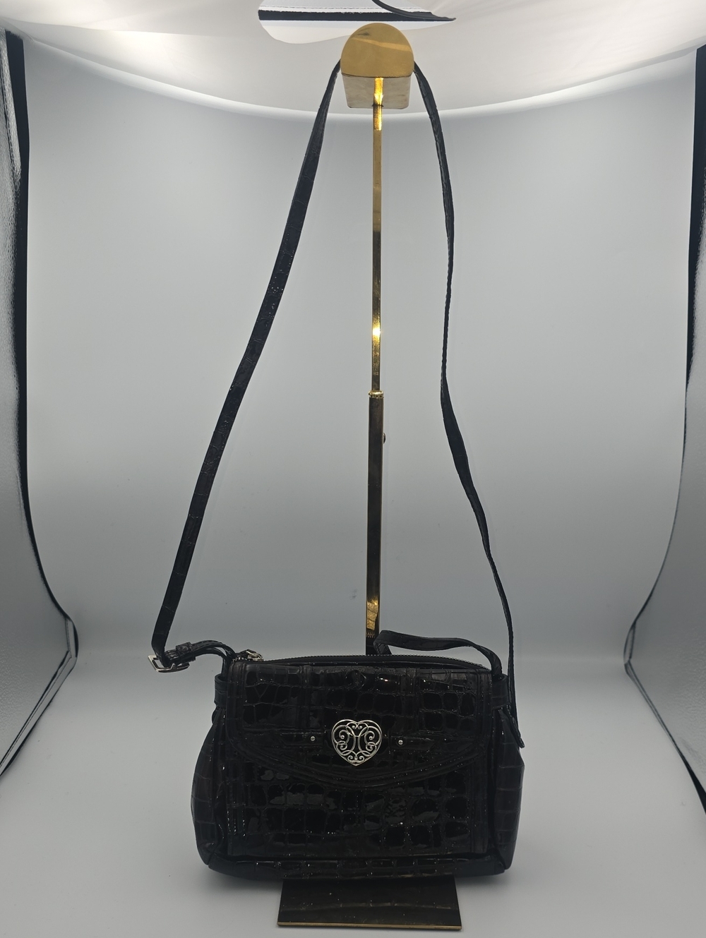 Brighton Black/Dark Brown Croc-Embossed Crossbody W/ Heart Accent/Silver (EUC)🩶
